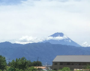甲斐市から見た富士山