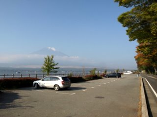 長池親水公園駐車場