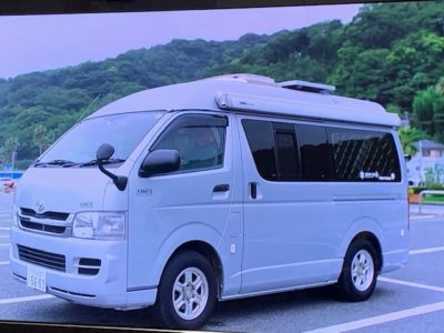 カスタムされた車中泊仕様のハイエース