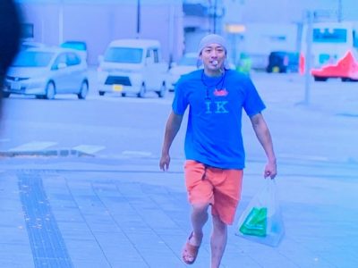 先輩車中ハッカー(車中泊する人)の鏑木さん